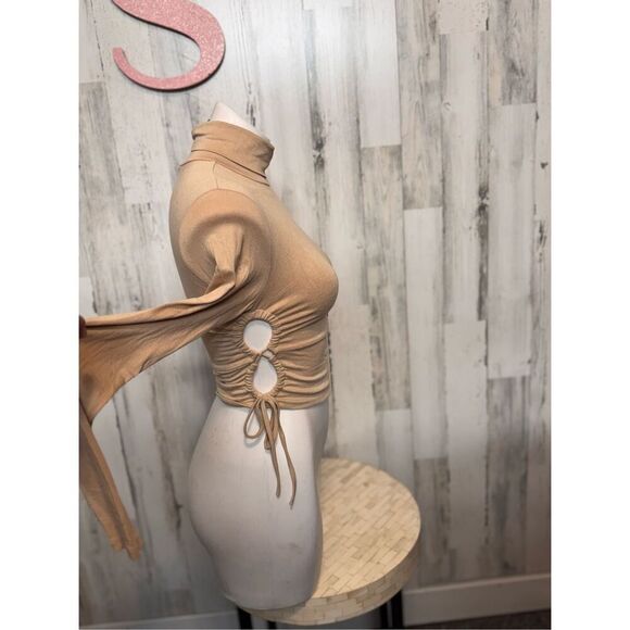 Forever 21 Tan Ruched Cutout Turtleneck Long Sleeve Crop Top Women’s Size Small - Picture 8 of 8